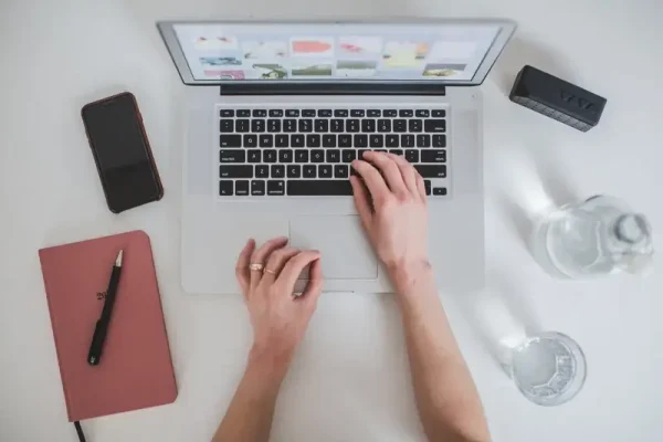 COMPUTER HANDS